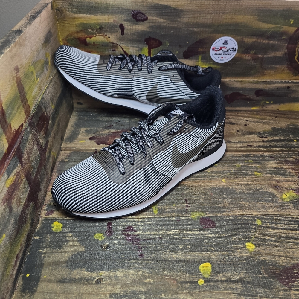 Nike Internationalist KJCRD Jacquard M QS Running Shoes Mens Sz 9.5‎ Black/White